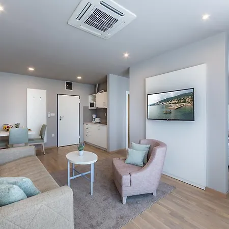 Apartments&rooms Preelook Opatija