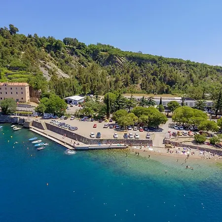 & Preelook Gostinjska kuća
