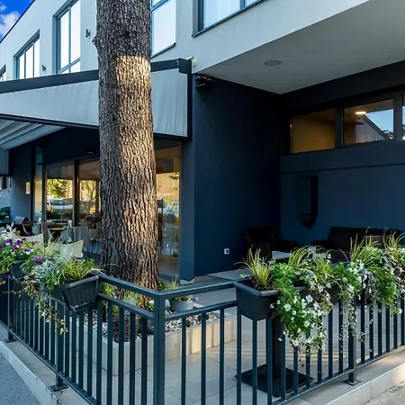 Apartments&rooms Preelook 4*